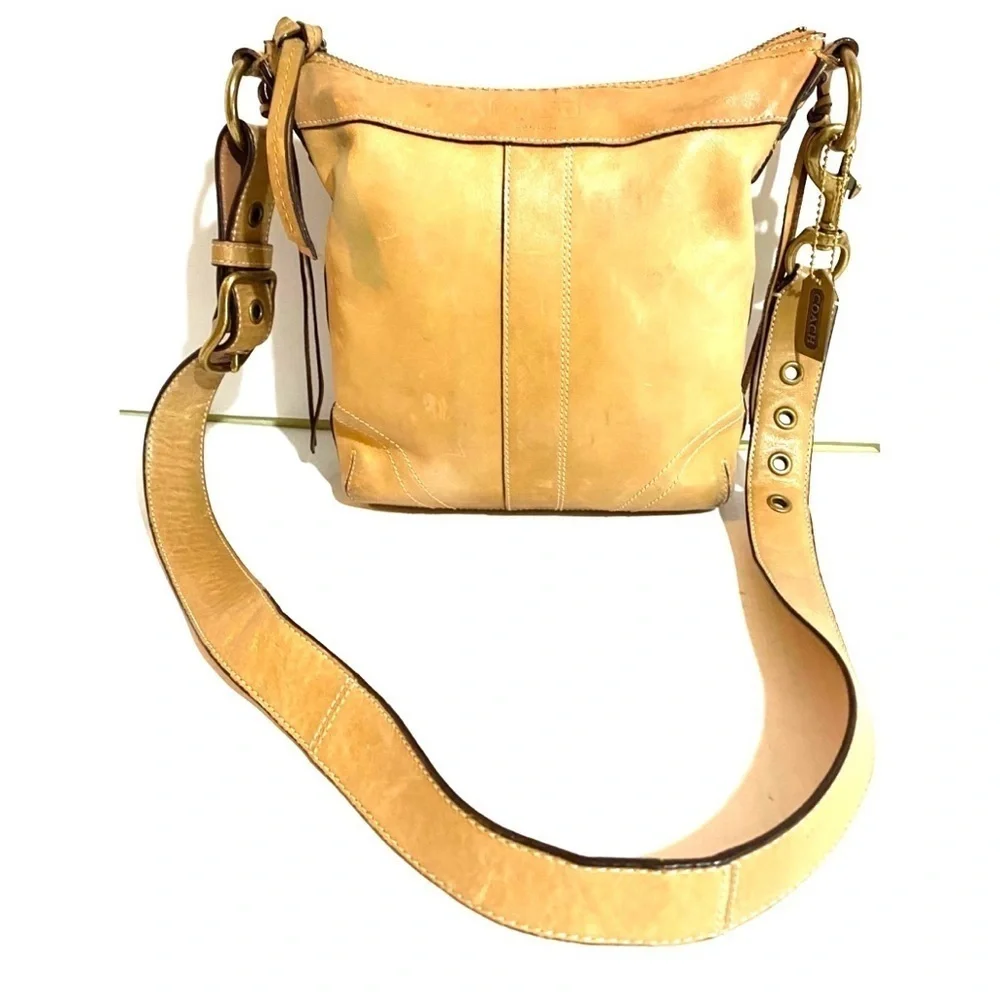 Coach vintage distressed leather beige crossbody handbag